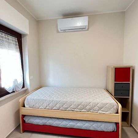 Red & Blue Apartments แตร์โมลิ ภายนอก รูปภาพ
