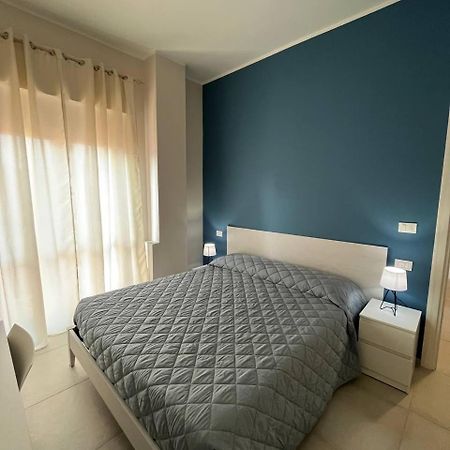 Red & Blue Apartments แตร์โมลิ ภายนอก รูปภาพ