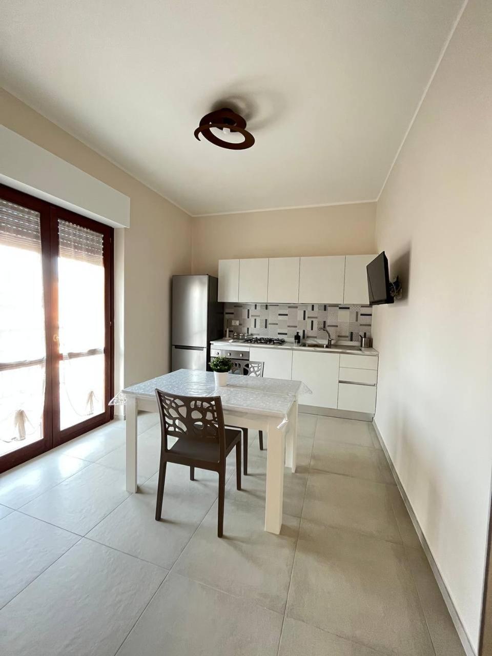 Red & Blue Apartments แตร์โมลิ ภายนอก รูปภาพ
