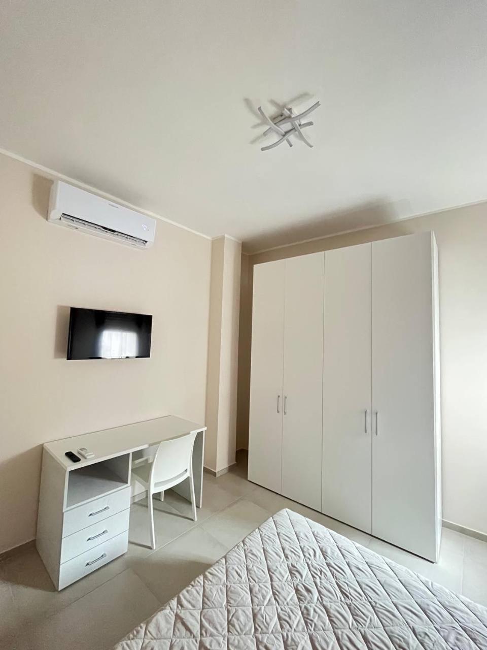 Red & Blue Apartments แตร์โมลิ ภายนอก รูปภาพ
