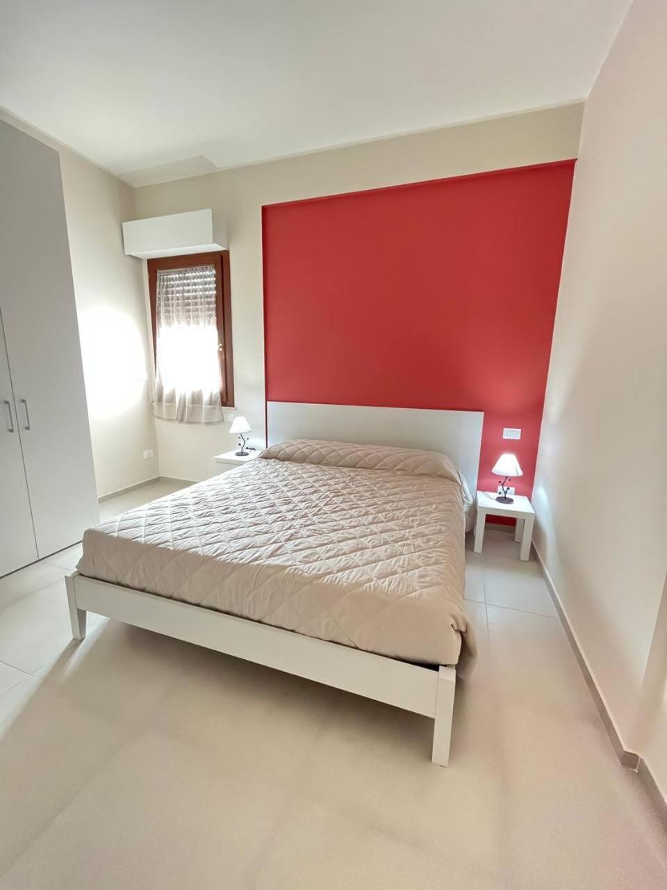 Red & Blue Apartments แตร์โมลิ ภายนอก รูปภาพ